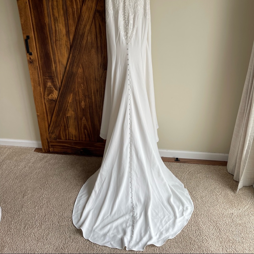 Maggie Sottero wedding dress - Picture 3 of 10